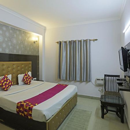 ניו דלהי Airport Samara Inn מראה חיצוני תמונה