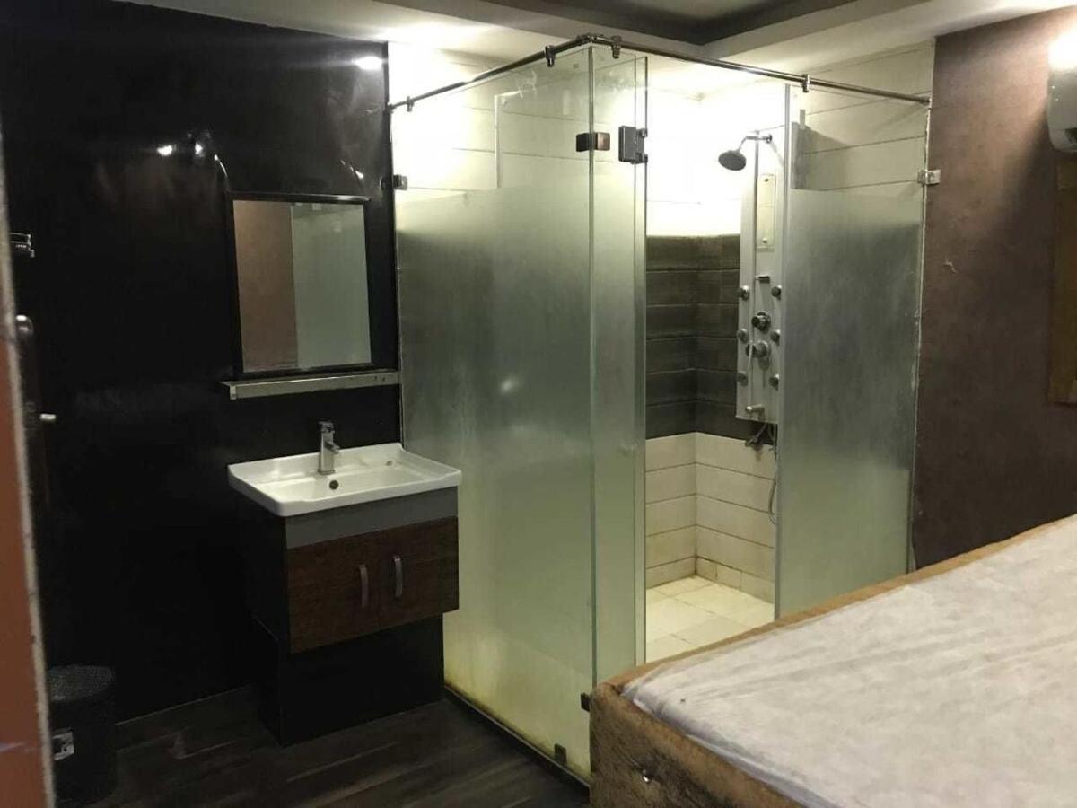 ניו דלהי Airport Samara Inn מראה חיצוני תמונה