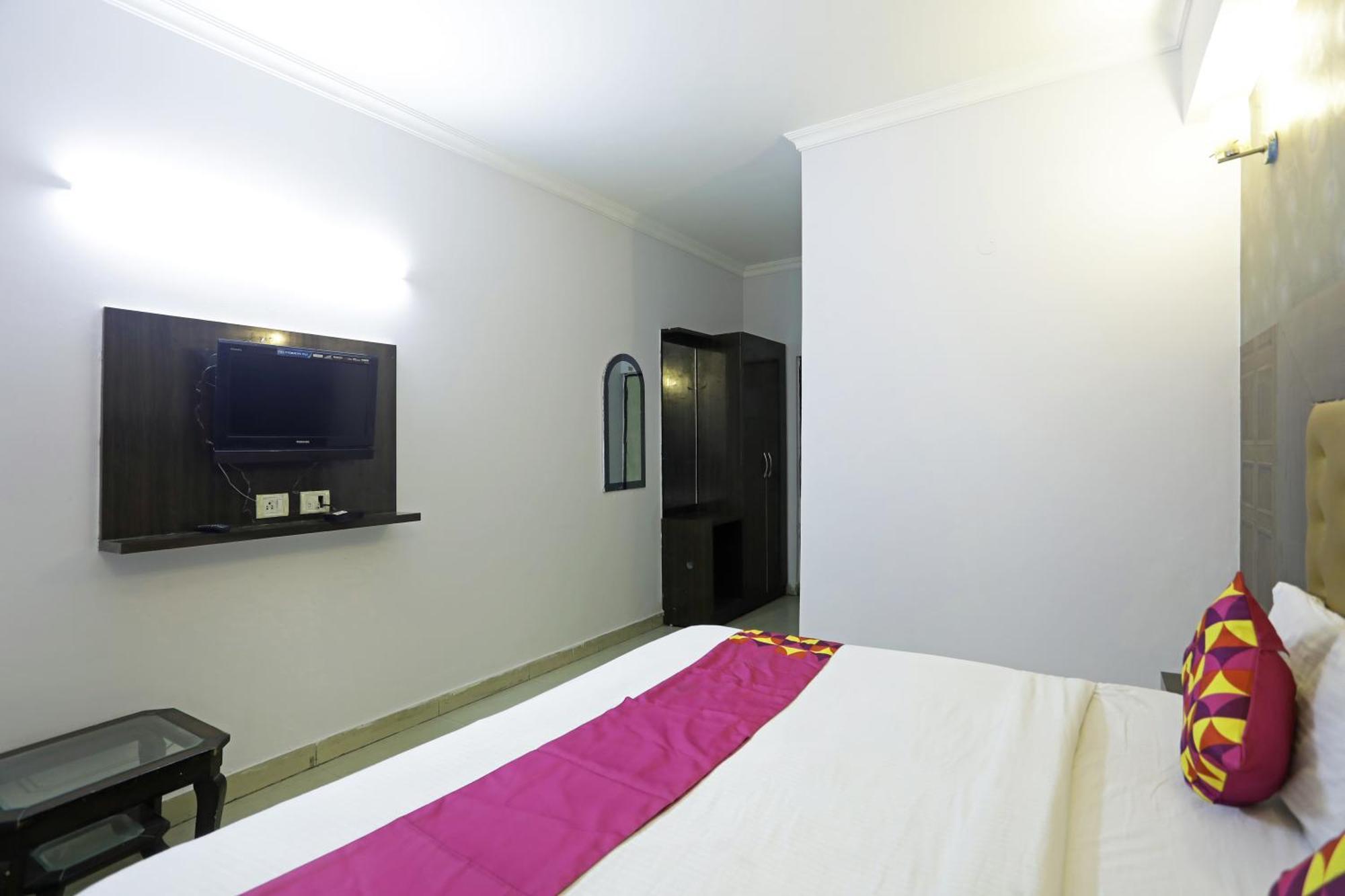 ניו דלהי Airport Samara Inn מראה חיצוני תמונה